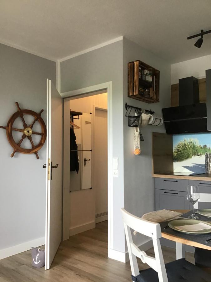 Liebevoll Eingerichtete Ferienwohnung Luettje Koje Dornum Exterior photo